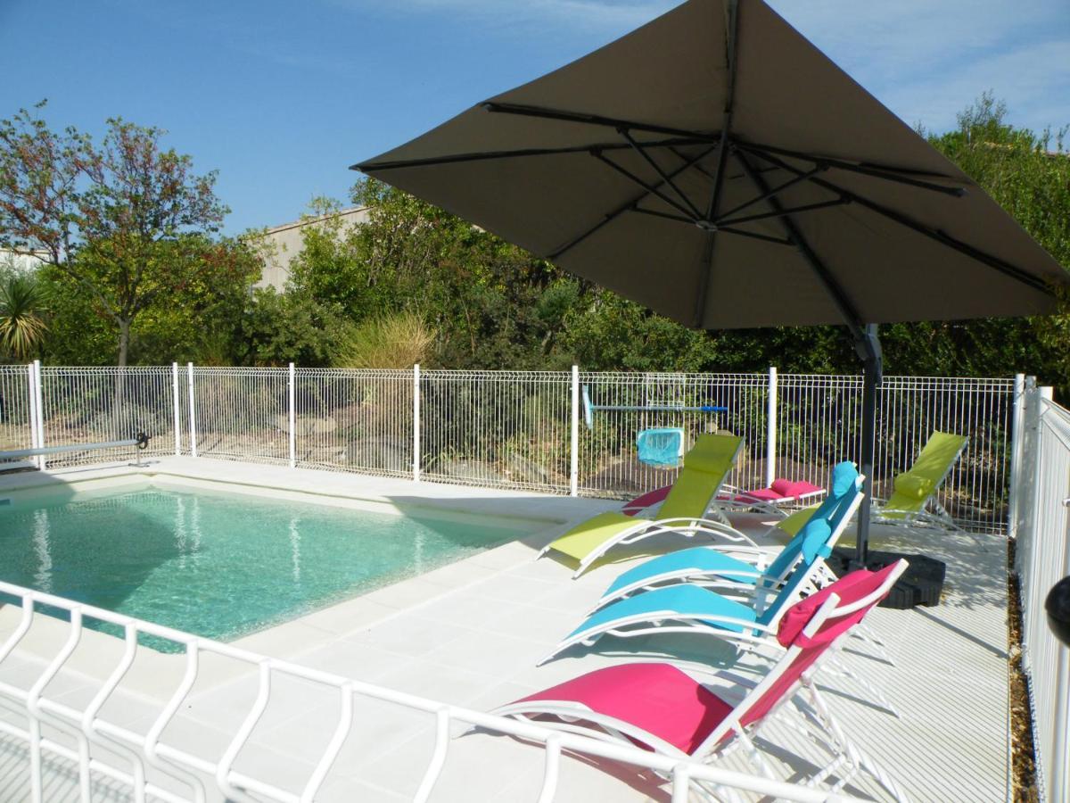 Maison Tout Confort Avec Piscine A Bedarrides Exterior photo